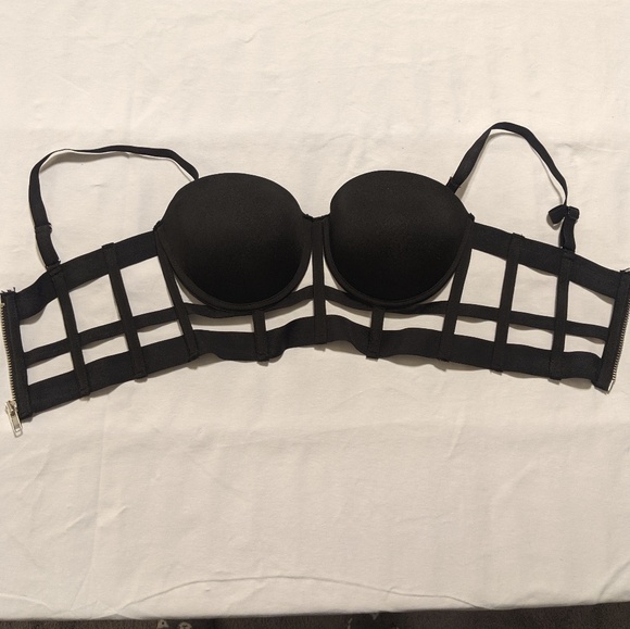 Other - ❗LAST CALL❗Black Zip-Up Cage Bra, NWOT Other - ❗LAST CALL❗Black Zip-Up Cage Bra, NWOT